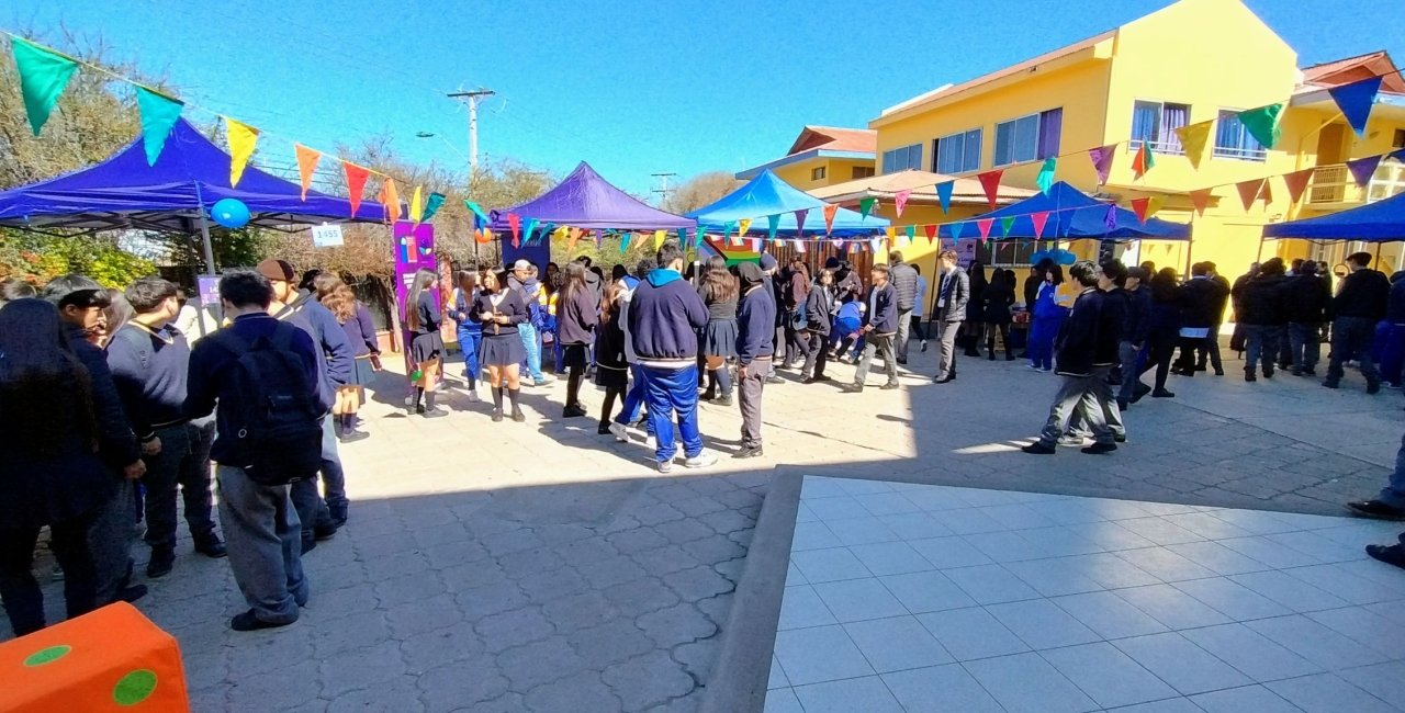 Exponen feria de salud sexual para los/as estudiantes de enseñanza media